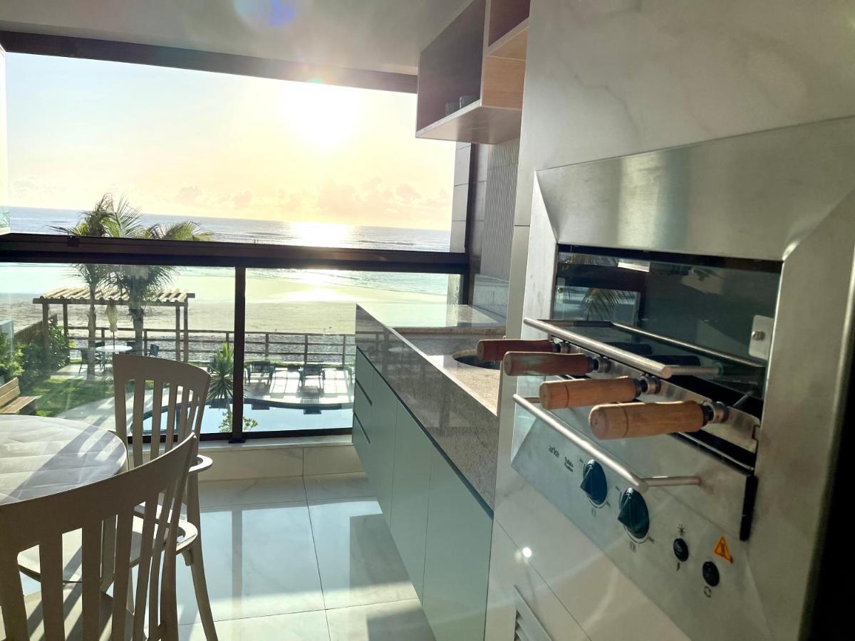 Beachfront Apartment: Natural Pools View Apartment